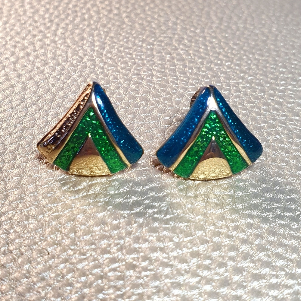Avon Triangle Goldtone Teal Emerald Green Clip On Earings